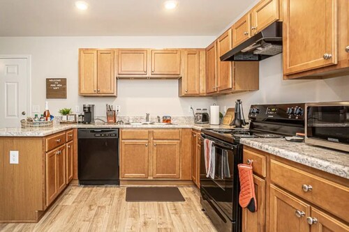 Newly Built Cozy Loft/ Travel Nurses Welcomed