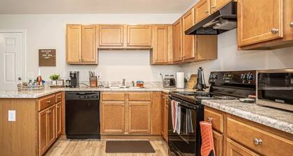 Newly Built Cozy Loft/ Travel Nurses Welcomed