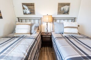 2 chambres, fer et planche à repasser, accès au Wi-Fi (inclus)