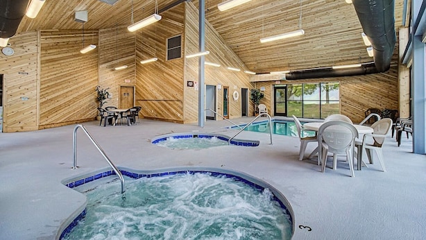 Unclassified image, 1 of 16, button - Mountaintop condo with indoor and outdoor pools (Gatlinburg)