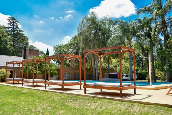 Piscina externa sazonal