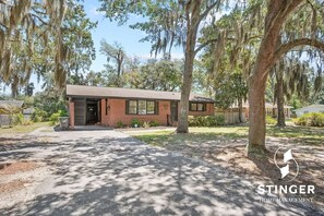 Exterior - Cozy 1bed 1bath Guest House Near Downtown & Parris Island (Beaufort)