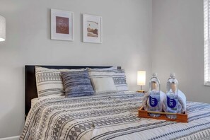 7 bedrooms, desk, iron/ironing board, travel crib