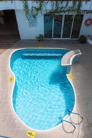 2 piscinas al aire libre