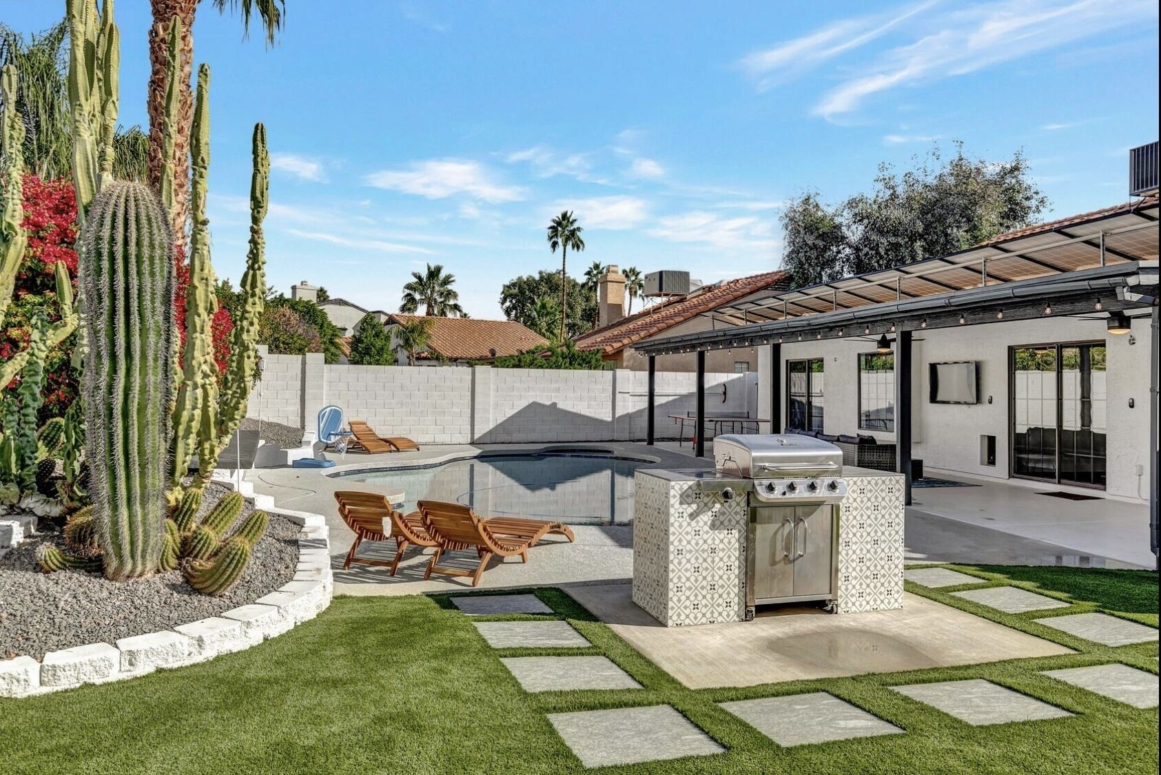 Upscale heated pool/spa, BBQ+games