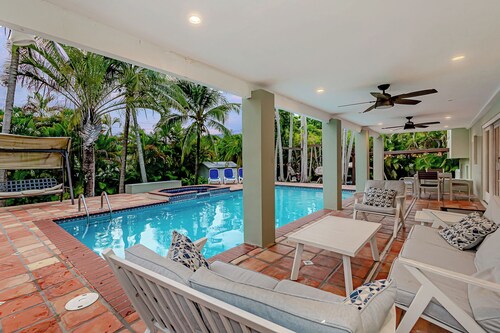   Miami Dream Home /Heated Pool / Jacuzzi /Fire Pit / BBQ Area.