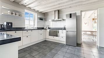 House | Private kitchen | Microwave, coffee/tea maker, highchair