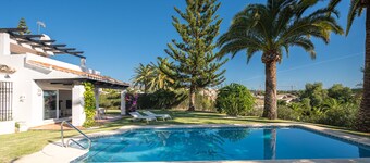 Charming villa with garden and private pool 