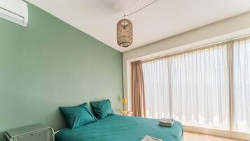 House | 4 bedrooms, individually furnished, iron/ironing board, bed sheets