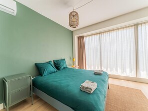 House | 4 bedrooms, individually furnished, iron/ironing board, bed sheets - Lakeside Home With a Jetty (Zeewolde)