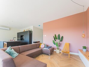 House | Living room