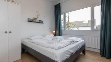 3 bedrooms, individually furnished, bed sheets