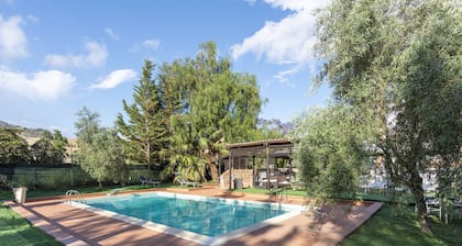 Casa Vacanze ad Assoro con Giardino