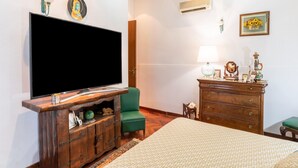 Room - Casa Vacanze ad Assoro con Giardino (Assoro)