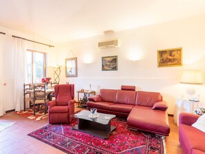 House | Living area - Casa Vacanze ad Assoro con Giardino (Assoro)