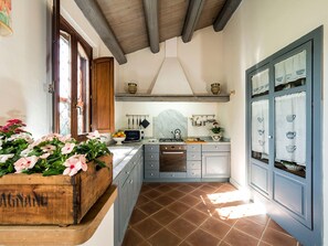Private kitchen - Belvilla by OYO Villa del Sirio (Syracuse)