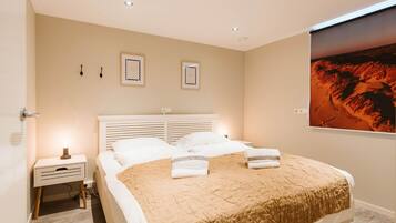 Villa | 8 bedrooms, individually furnished