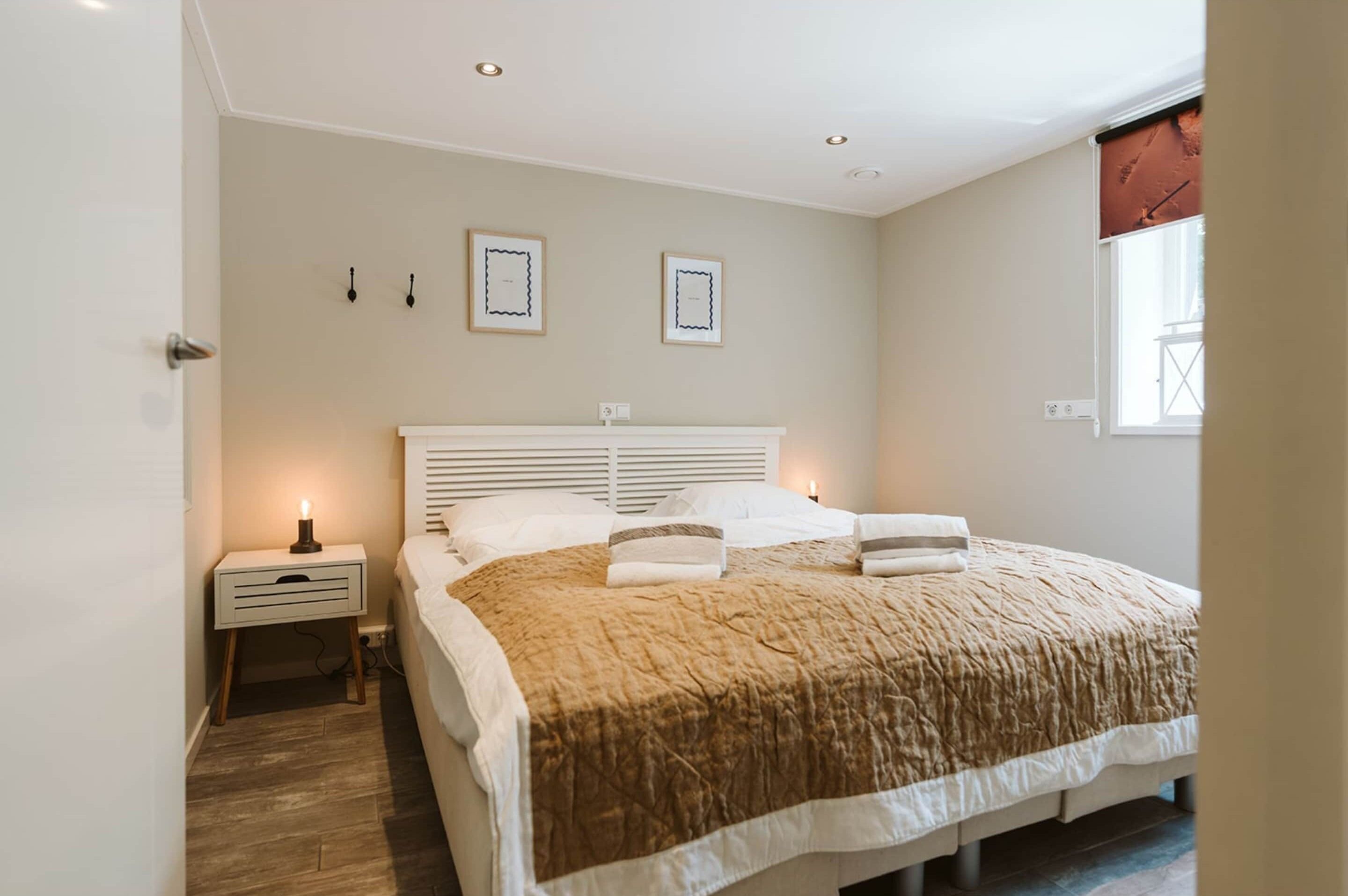 8 bedrooms, individually furnished