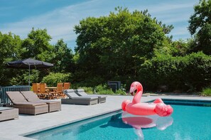 Villa | Alberca | Alberca techada y alberca al aire libre