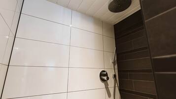 Villa | Bathroom