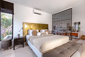 3 bedrooms, in-room safe, desk, soundproofing
