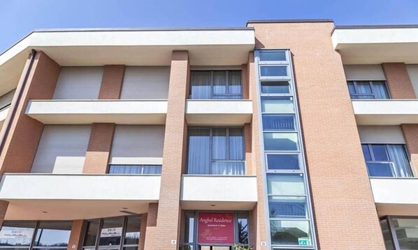 Exterior - Anghel Residence (Siena)