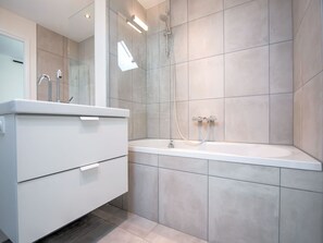 Bathroom - Villa in Cadzand Surrounded by Nature, Near Knokke (Cadzand-Bad)