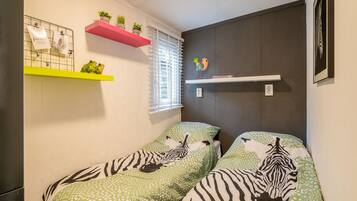 Chalet | 2 kamar tidur dan dilengkapi dengan perabotan berbeda-beda