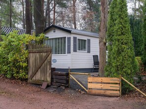 Chalet | Exterior - Beautiful Holiday Chalet in Emst With a Private Garden (Emst)