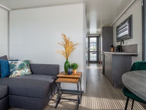Mobile Home | Living room