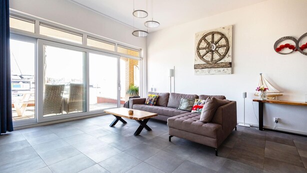 Apartment | Living area - Spacious Flat With Views of the Harbour (Ouddorp)