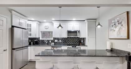 Heated Indoor Pool!!! MODERN 6BD/5BA HOUSE!!!