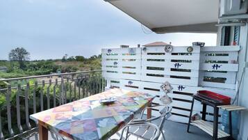 Apartment | Dining