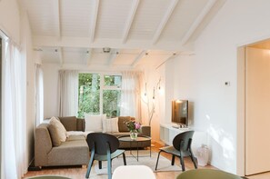 Bungalow | Living room - Attractive Bungalow in Ouddorp With Garden (Ouddorp)