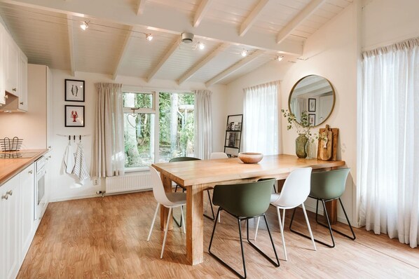 Bungalow | Private kitchen - Attractive Bungalow in Ouddorp With Garden (Ouddorp)