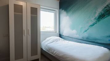 House | 6 bedrooms, individually furnished