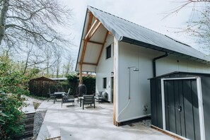 House | Exterior - Large, Elegantly Furnished Holiday Home With Lots of Privacy on a Family Park (Ouddorp)