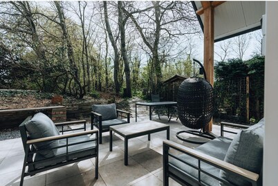 Large, Elegantly Furnished Holiday Home With Lots of Privacy on a Family Park