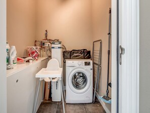 Spa treatment - Stylish Farmhouse With Spa Tub (Kootstertille)