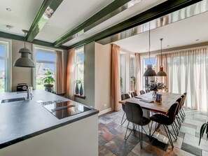 House | Dining