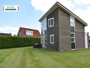 House | Exterior - Holiday Home in Flevoland With Pool (Zeewolde)