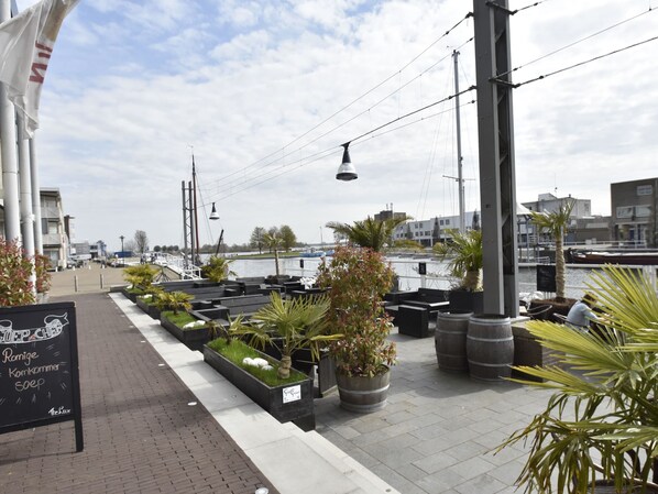 House | Exterior - Holiday Home in Flevoland With Pool (Zeewolde)