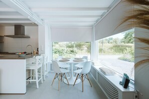 Private kitchen - Attractively Furnished Bungalow is Located 1.5 km From the Ouddorp Beach (Ouddorp)