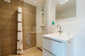 House | Bathroom
