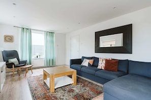 House | Living room - Village House, Authentic, Modern Living Room, Courtyard (Ouddorp)