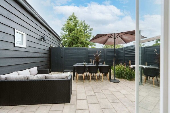 Terrace/patio - Village House, Authentic, Modern Living Room, Courtyard (Ouddorp)