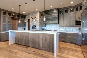 Frigorifero, microonde, forno, lavastoviglie