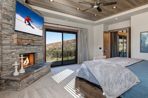 4 camere, una scrivania, ferro/asse da stiro, Wi-Fi