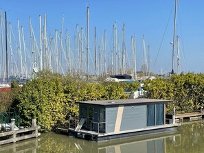 Mobile Home | Exterior - Waterfront Houseboat Near the Centre (Monnickendam)