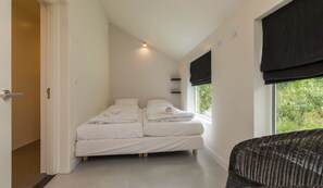 2 bedrooms, individually furnished, bed sheets